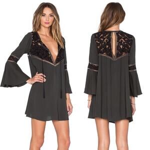 Cleobella Mini Dress Womens XS Charcoal Grey Lace Crochet Bell Sleeve‎ Boho